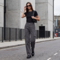 Essentail Classic Tee Model Black