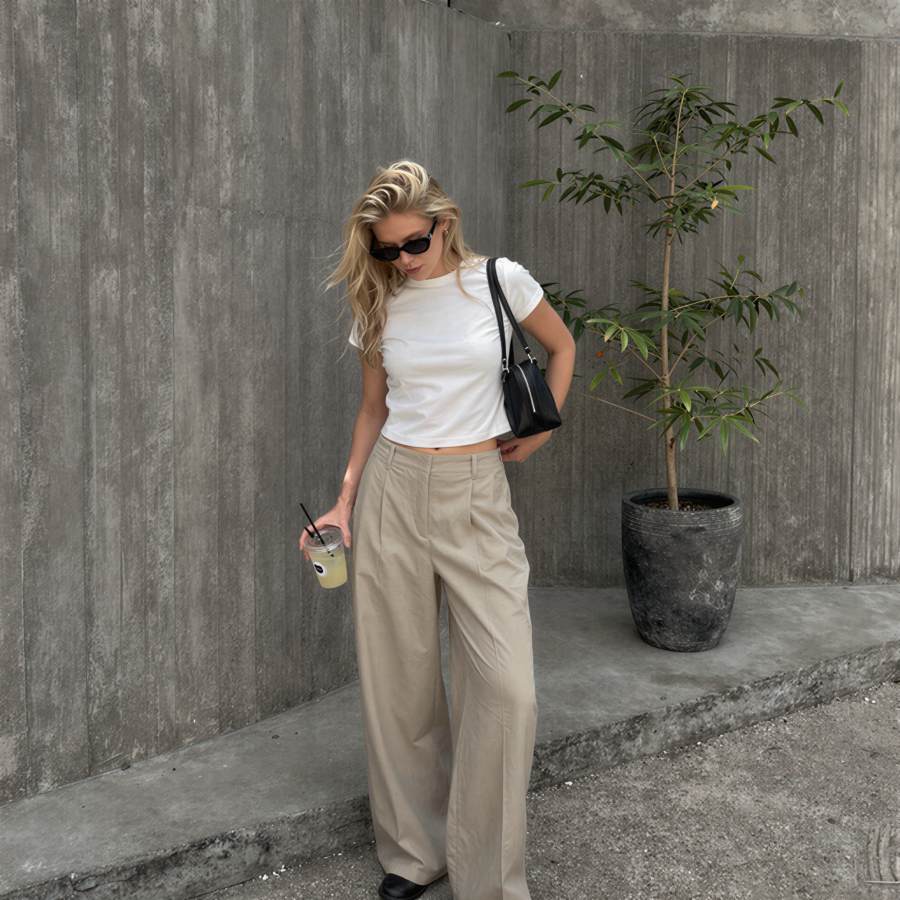 Sculpt tee model white